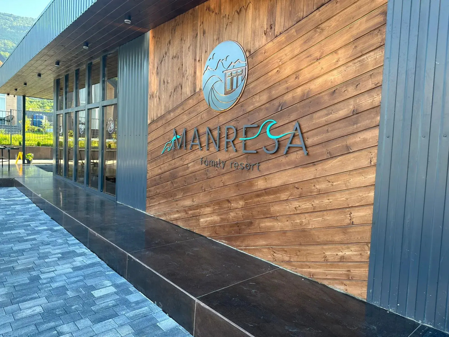 Отель Manresa Family Resort