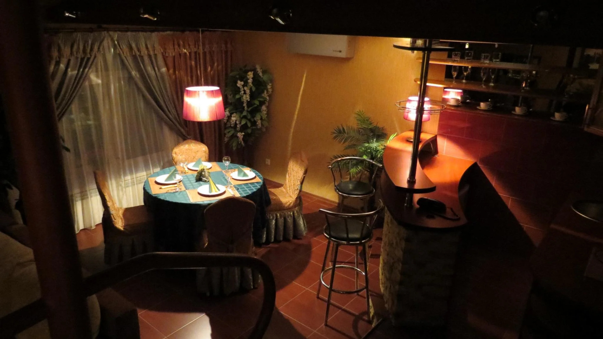 Отель Эсмеральд