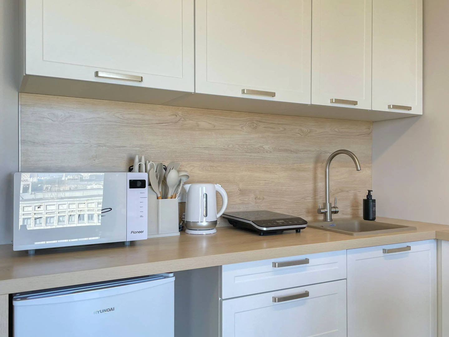 Апартаменты с Панорамными Окнами на 14 Этаже Небоскреба Бизнес-Класс в ЖК D1