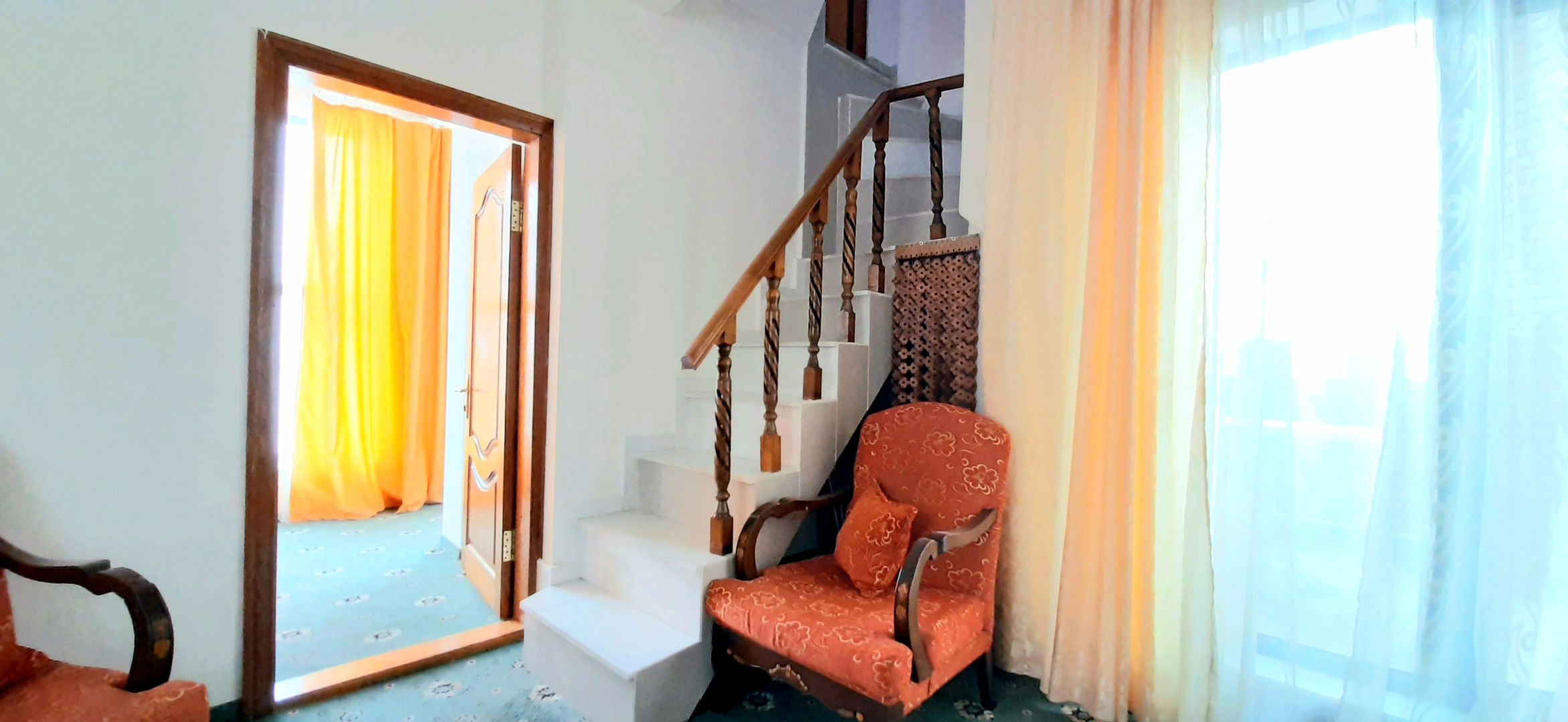 Курортный отель Корона