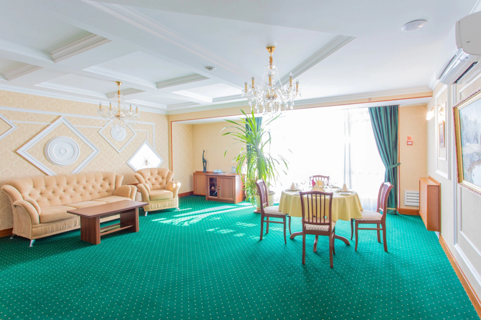 Отель Поларис