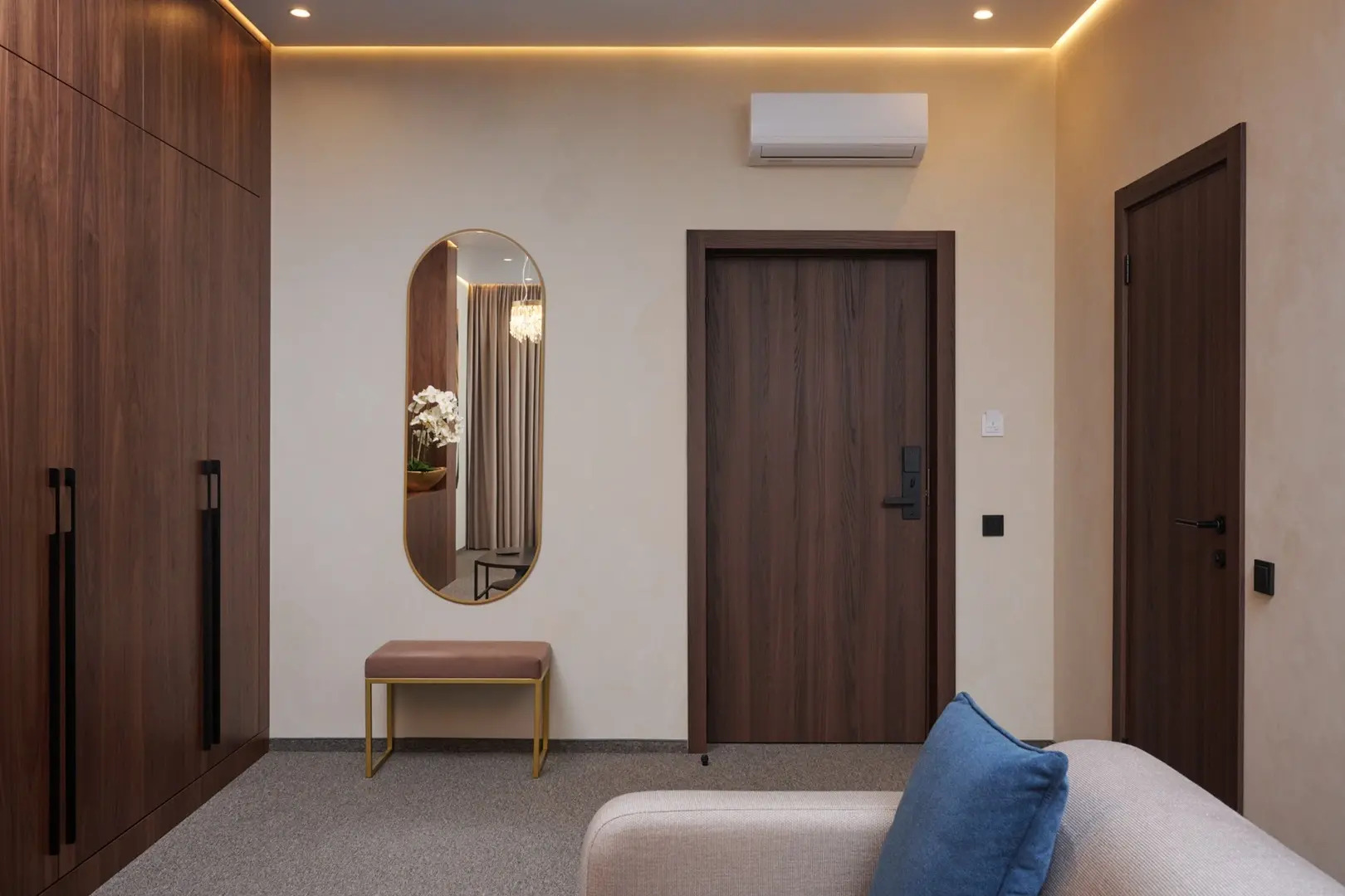 Отель Aura CityHotel