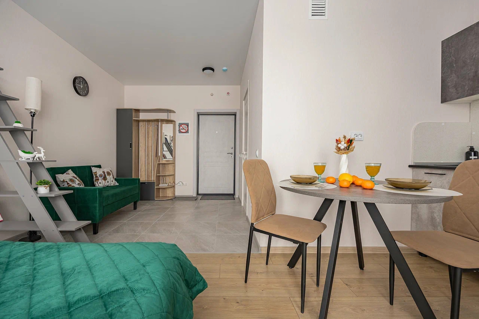 Квартира Уютная студия с современным ремонтом до 3 гостей рядом с  центром