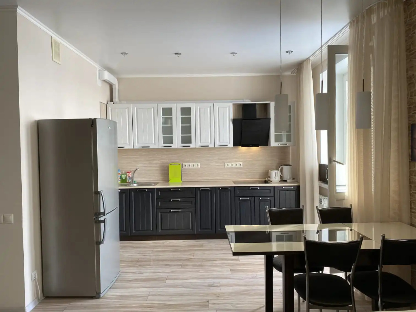 Апартаменты Революция вид на город