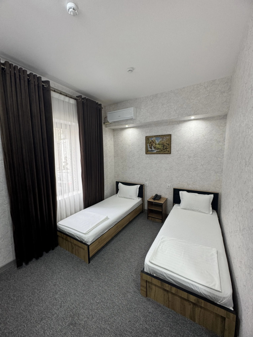 Отель White House