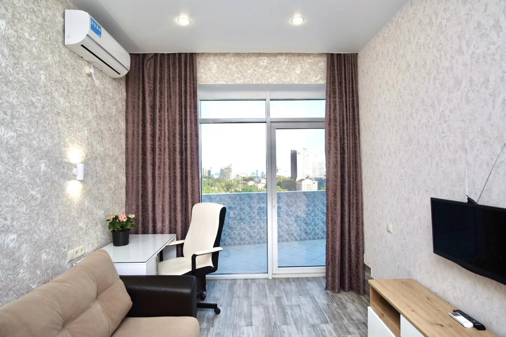 Апартаменты просторные в топовой локации Сочи у Морпорта