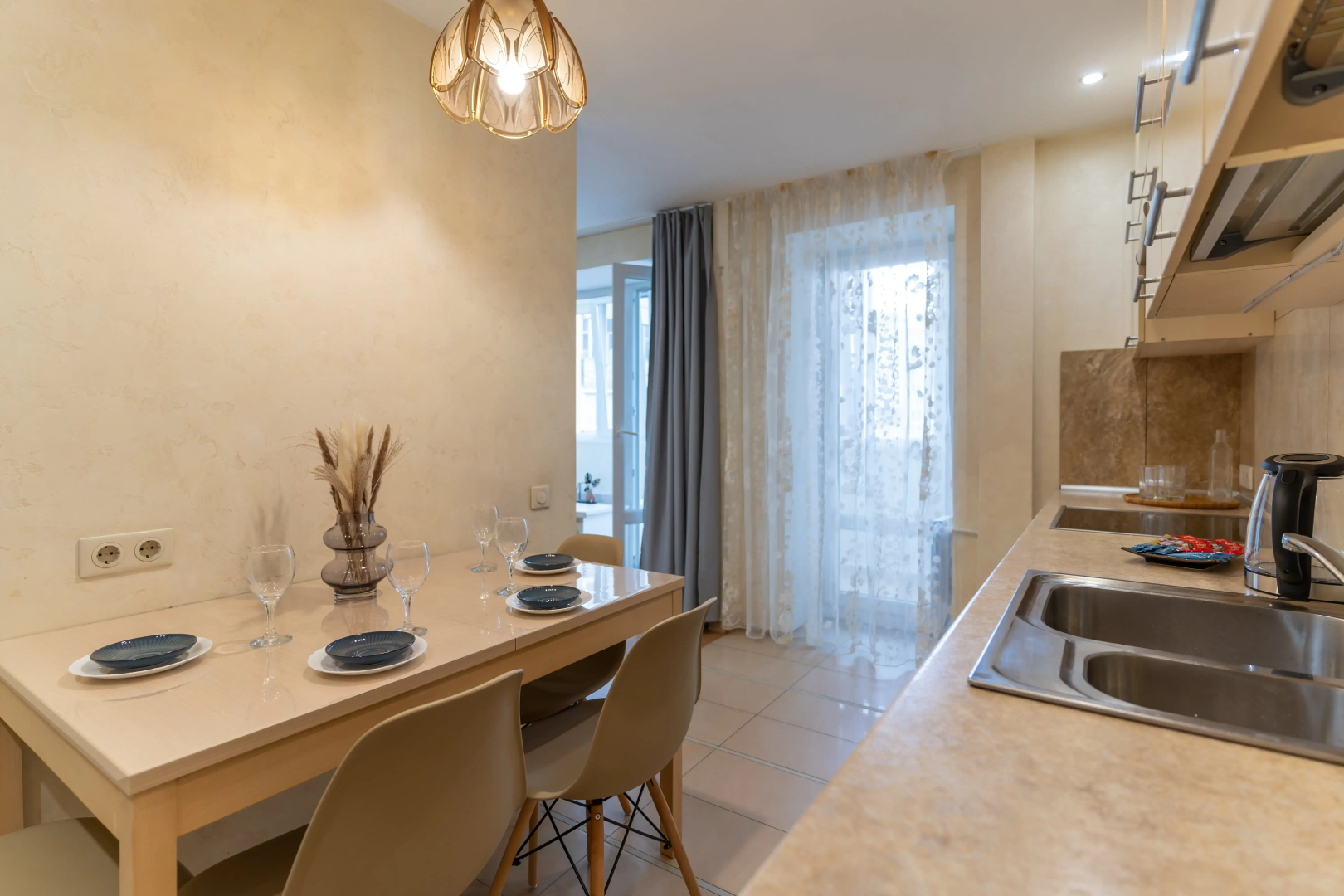 Апартаменты Трёхкомнатные с джакузи на Антона Валека 12