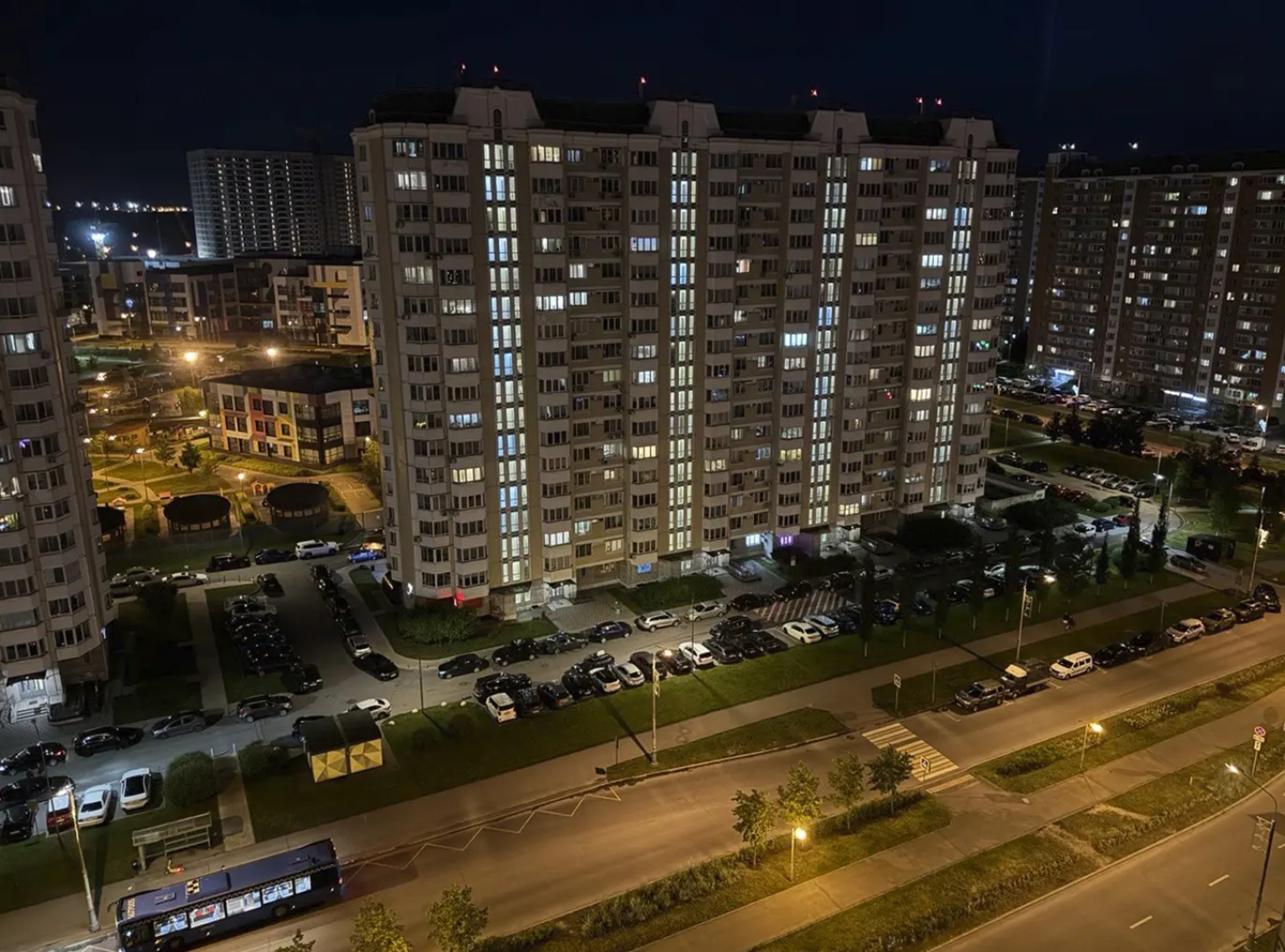 Квартира с панорамным остеклением и дизайнерским ремонтом