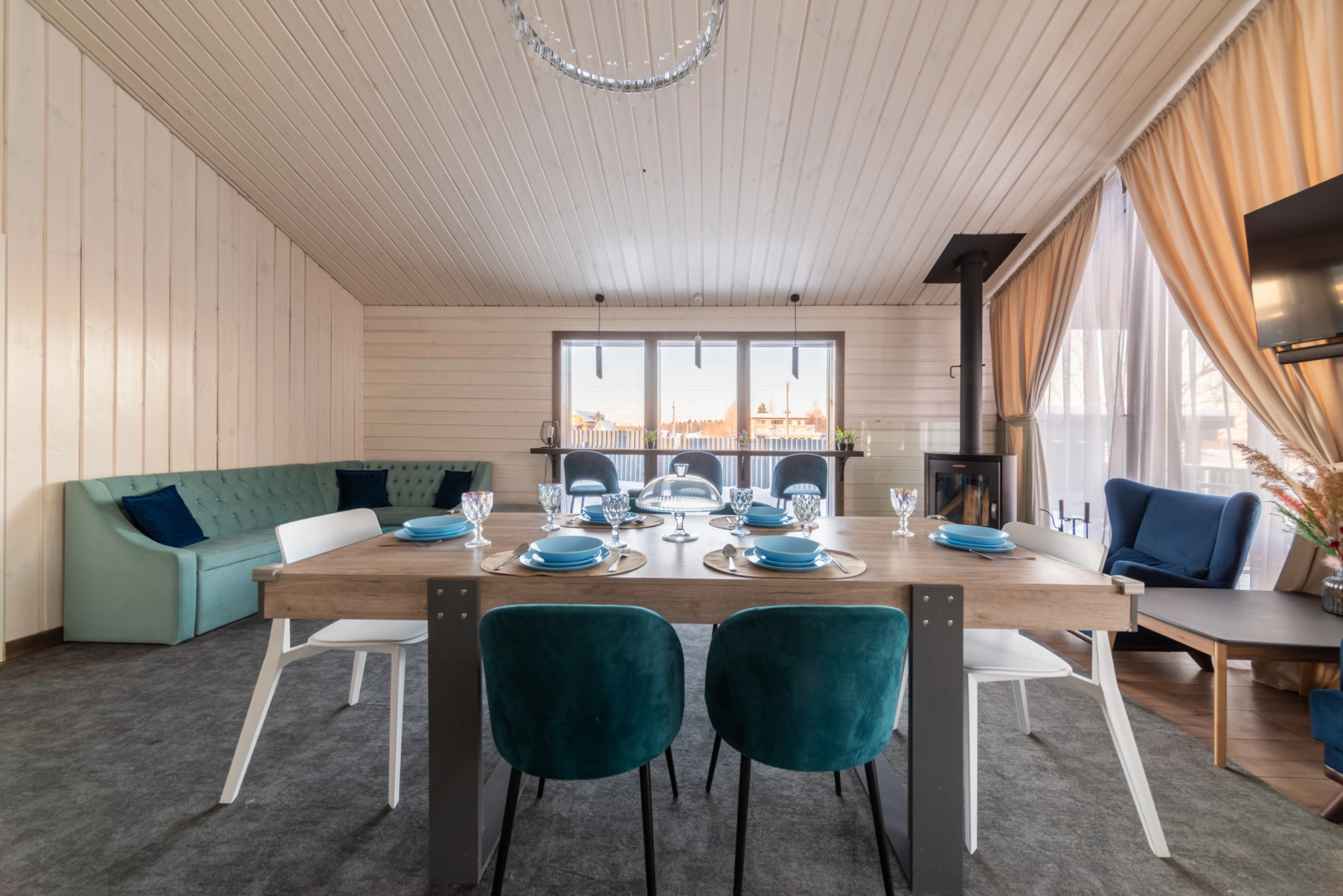 Гостевой дом LuckyHomeRent Домик у Озера 1