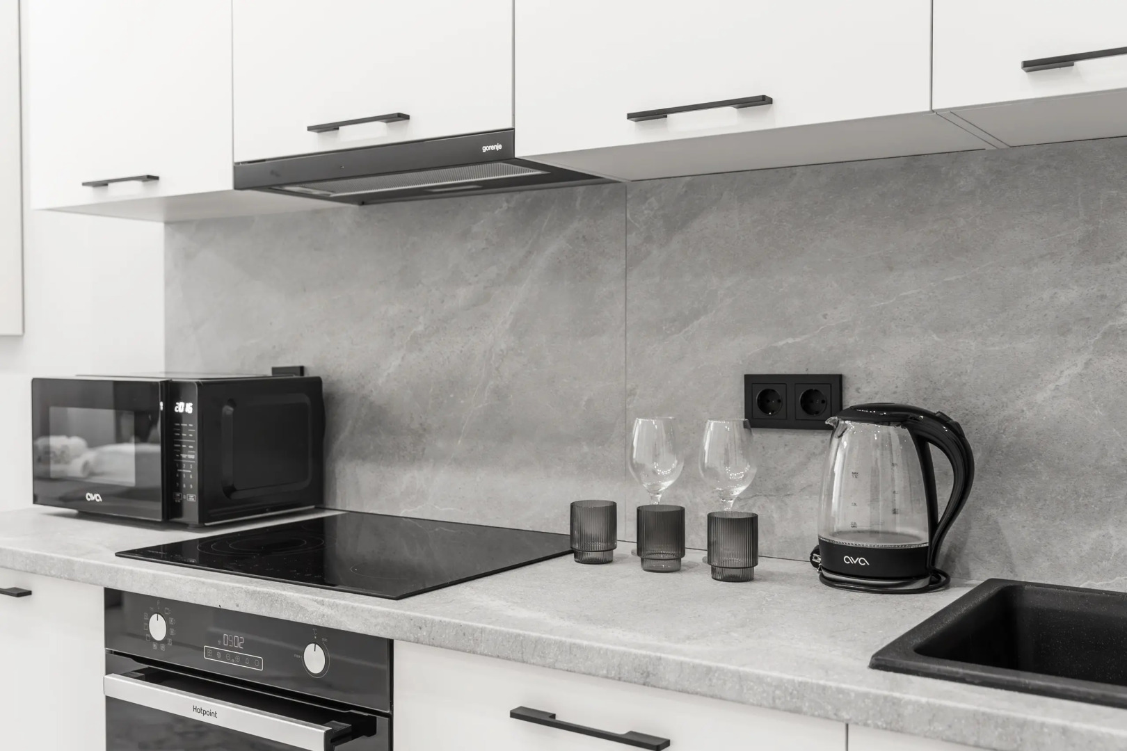 Апартаменты ADT Meridian White Marble