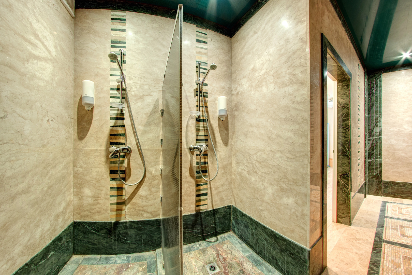 Отель Лаванда Кантри Клаб