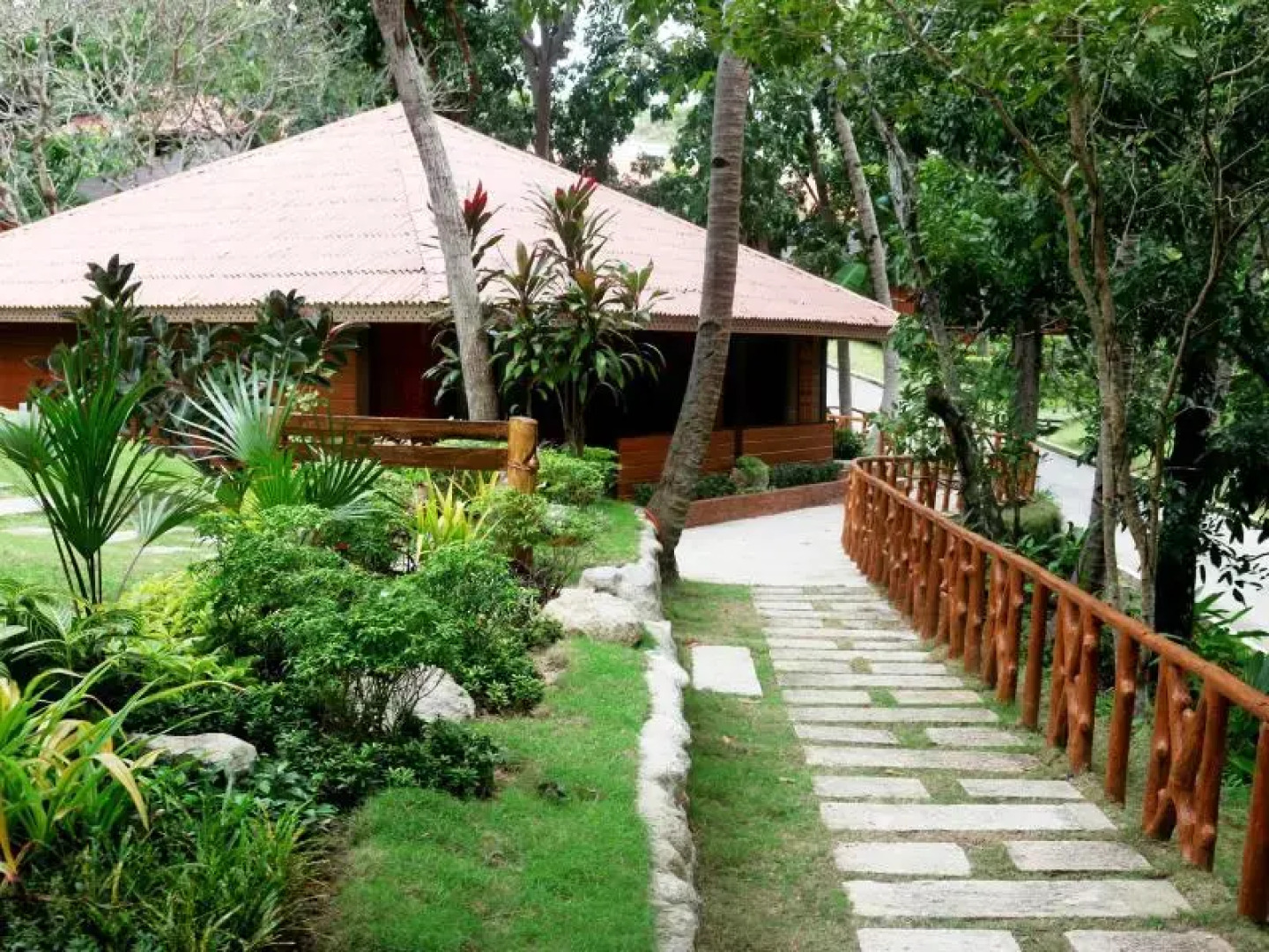 Отель Dakak Park and Beach Resort