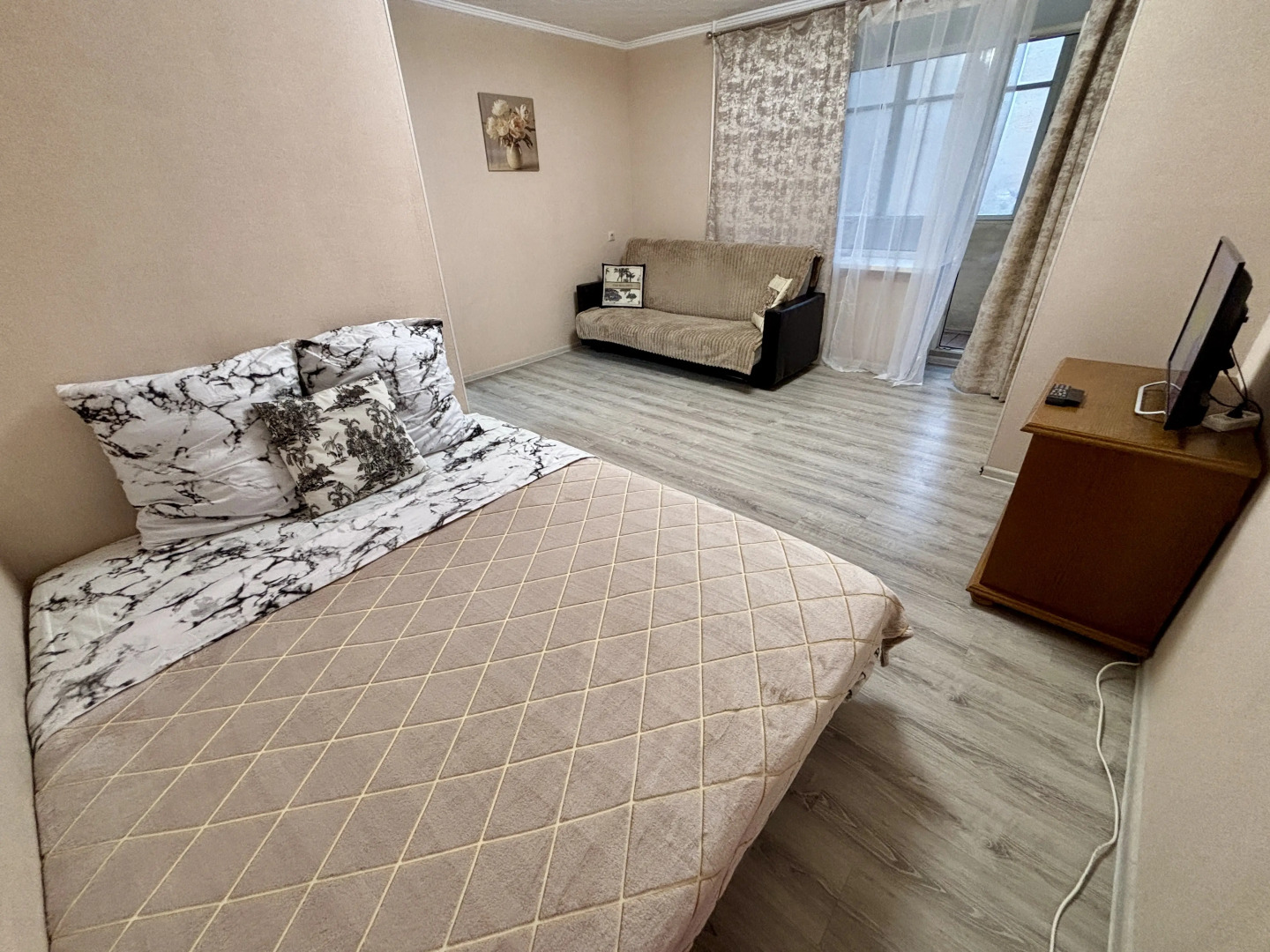 Квартира с Балконом на Теннисной 47/2