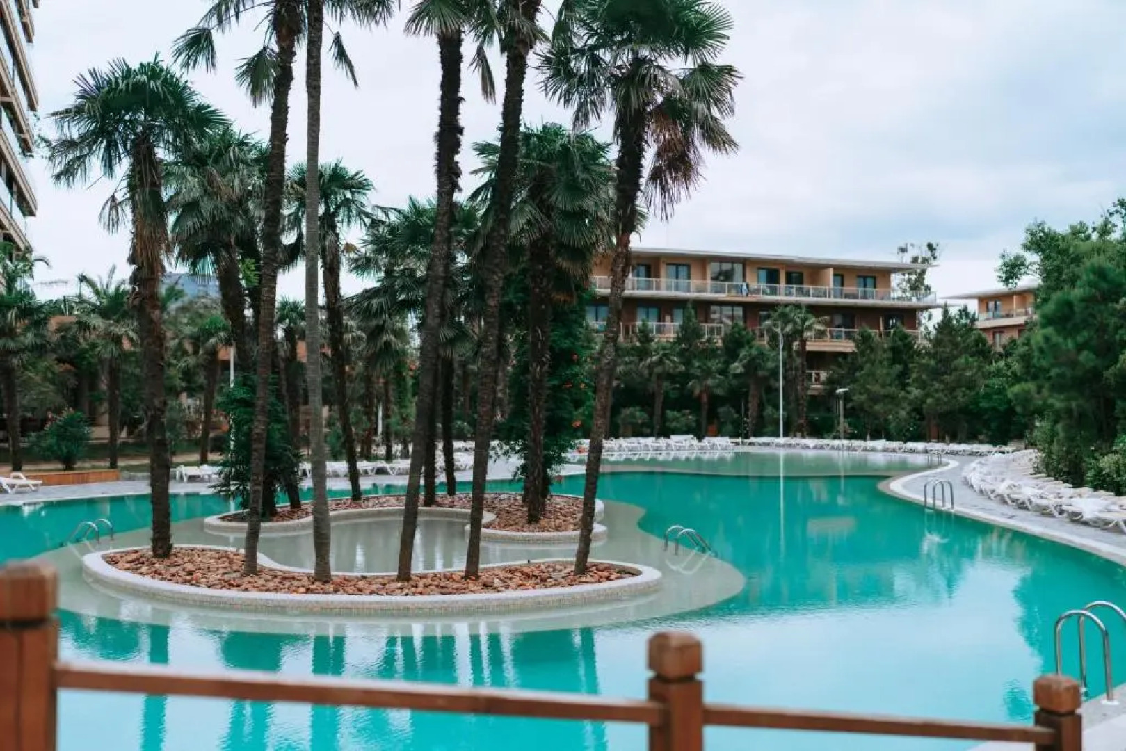 Отель Dreamland Oasis