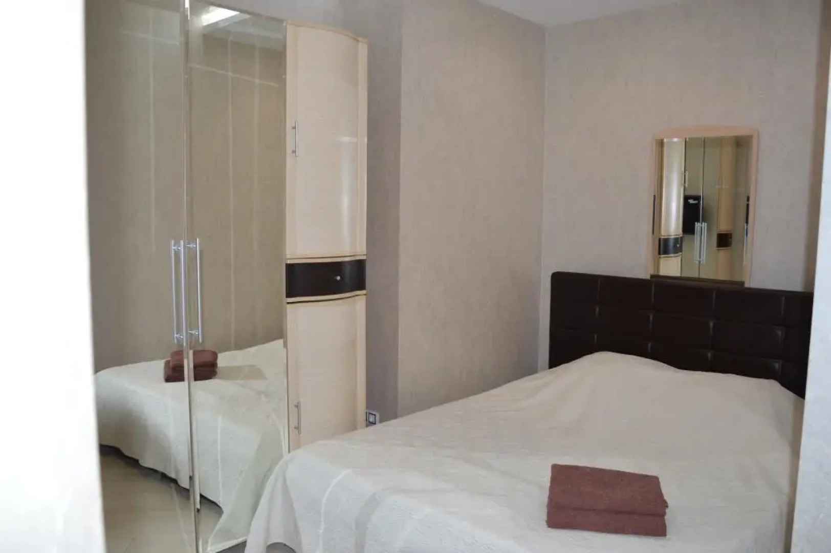 Апартаменты на Крайнова 4