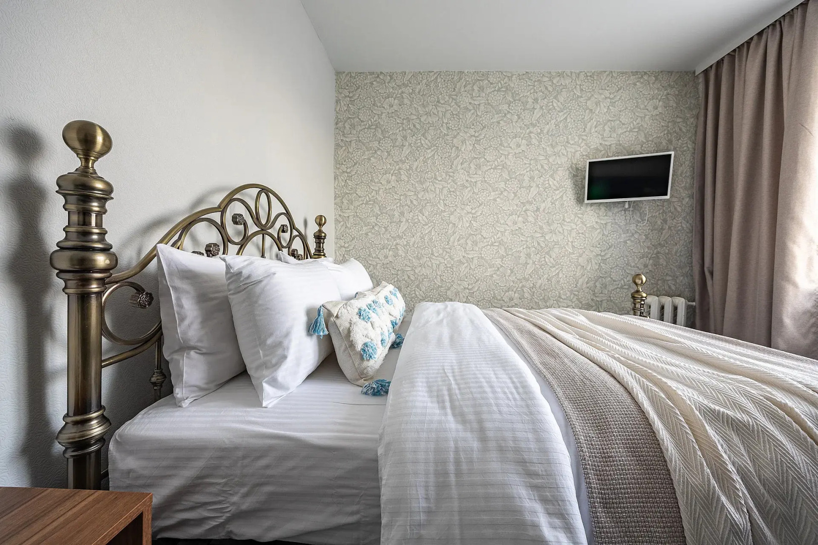 Апартаменты двухкомнатные в самом центре на Большой Покровской 73, Сова-Дом