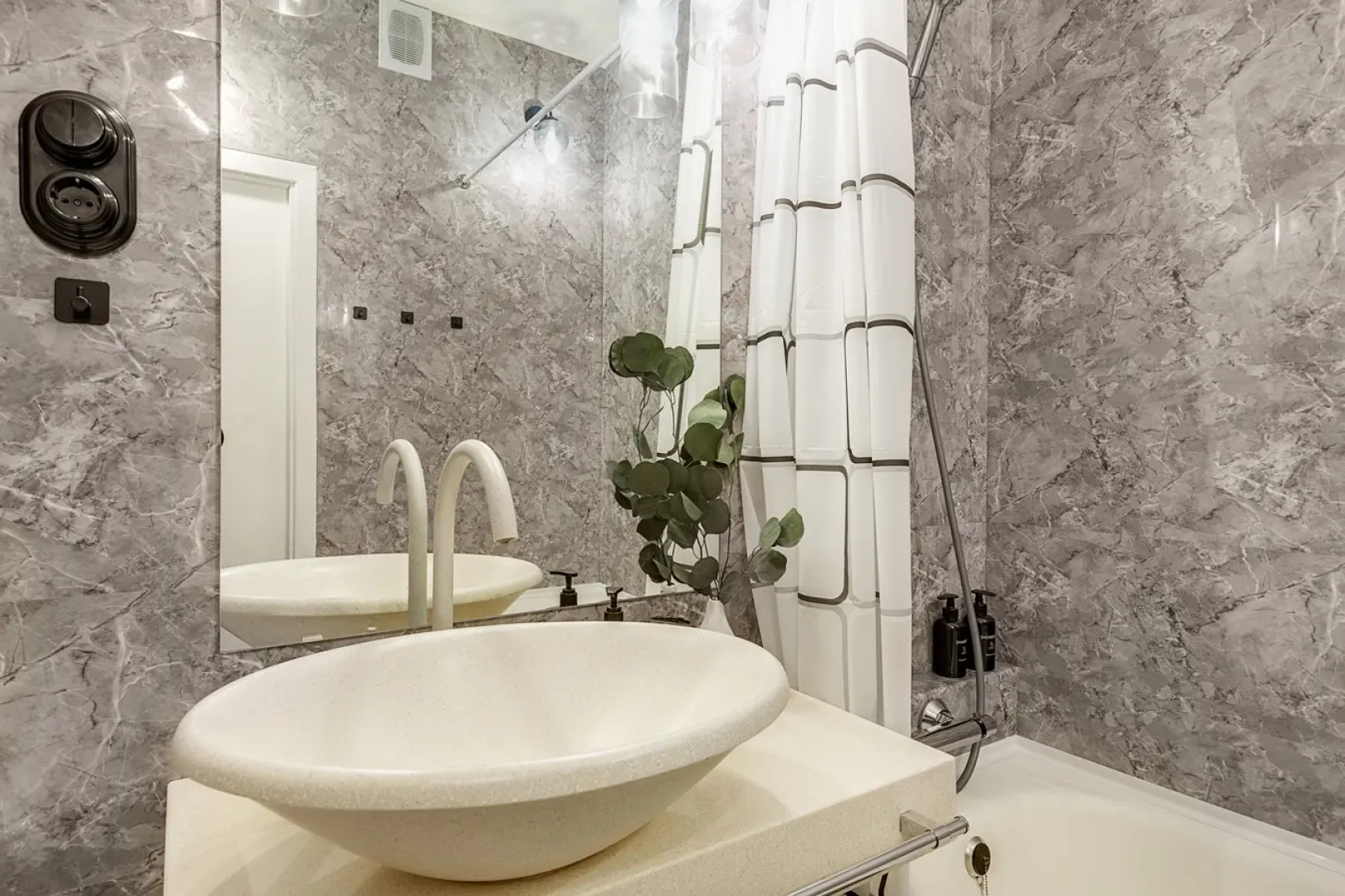 Апартаменты Новолитовская 4