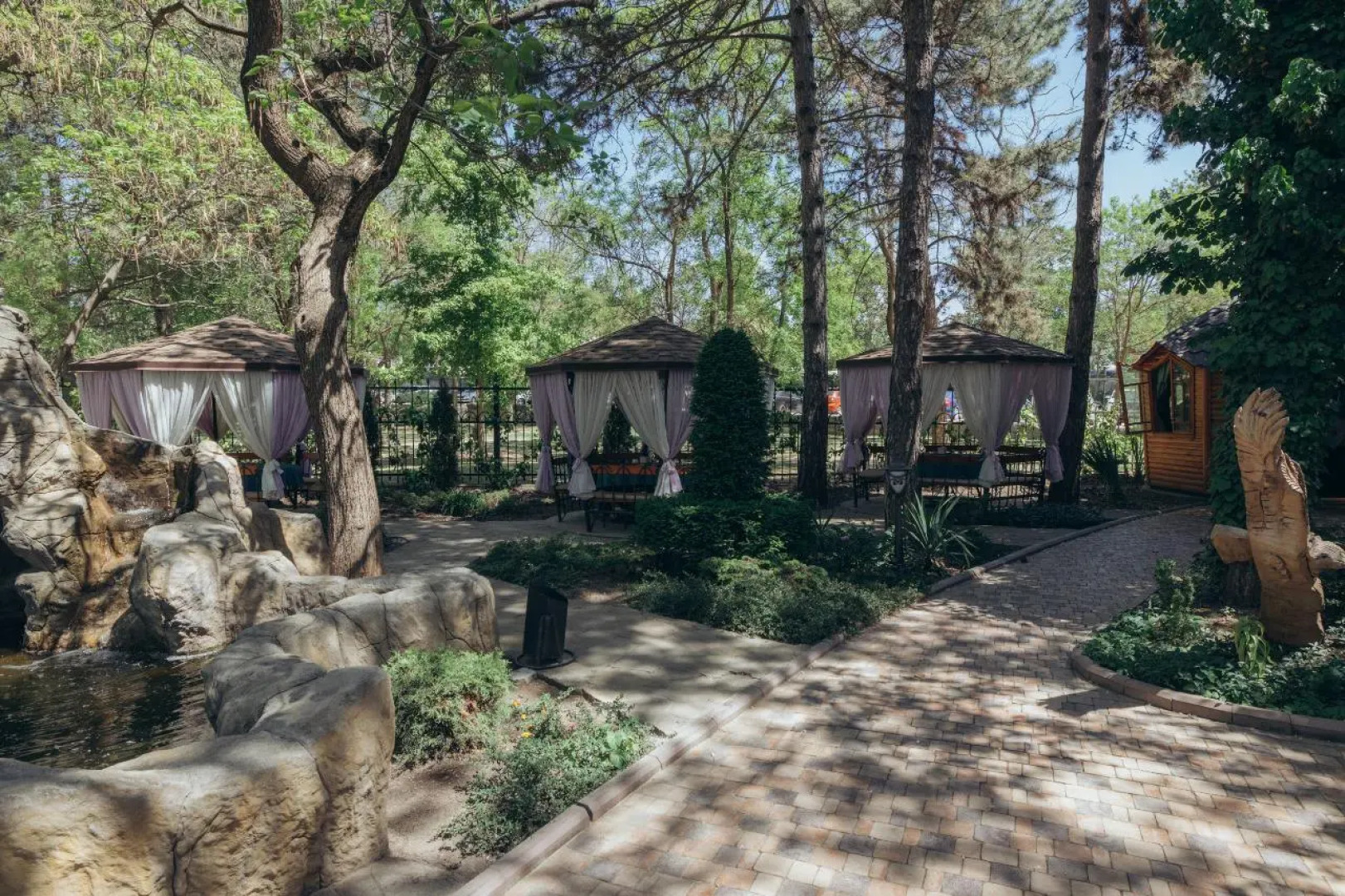 Отель Даяна