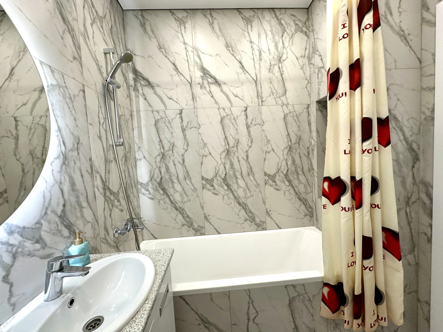 Апартаменты Люкс Аквамарин с дизайнерским ремонтом, для большой семьи