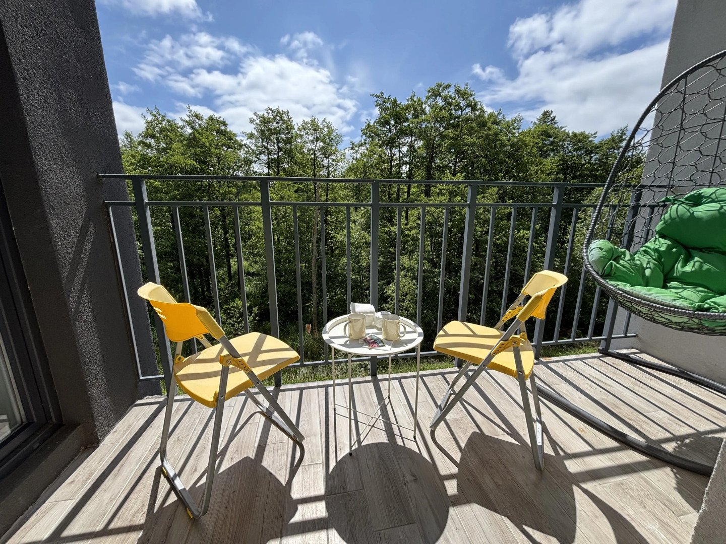 Квартира с видом на лес и пением птиц