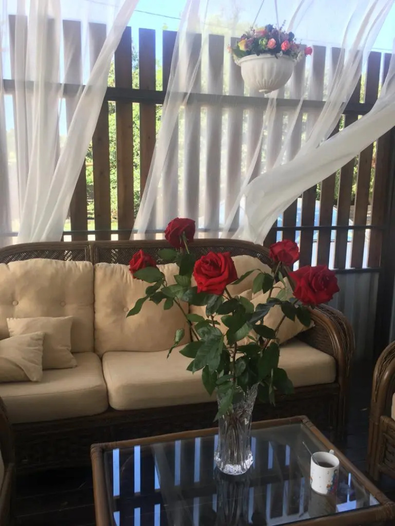 Отель Белый