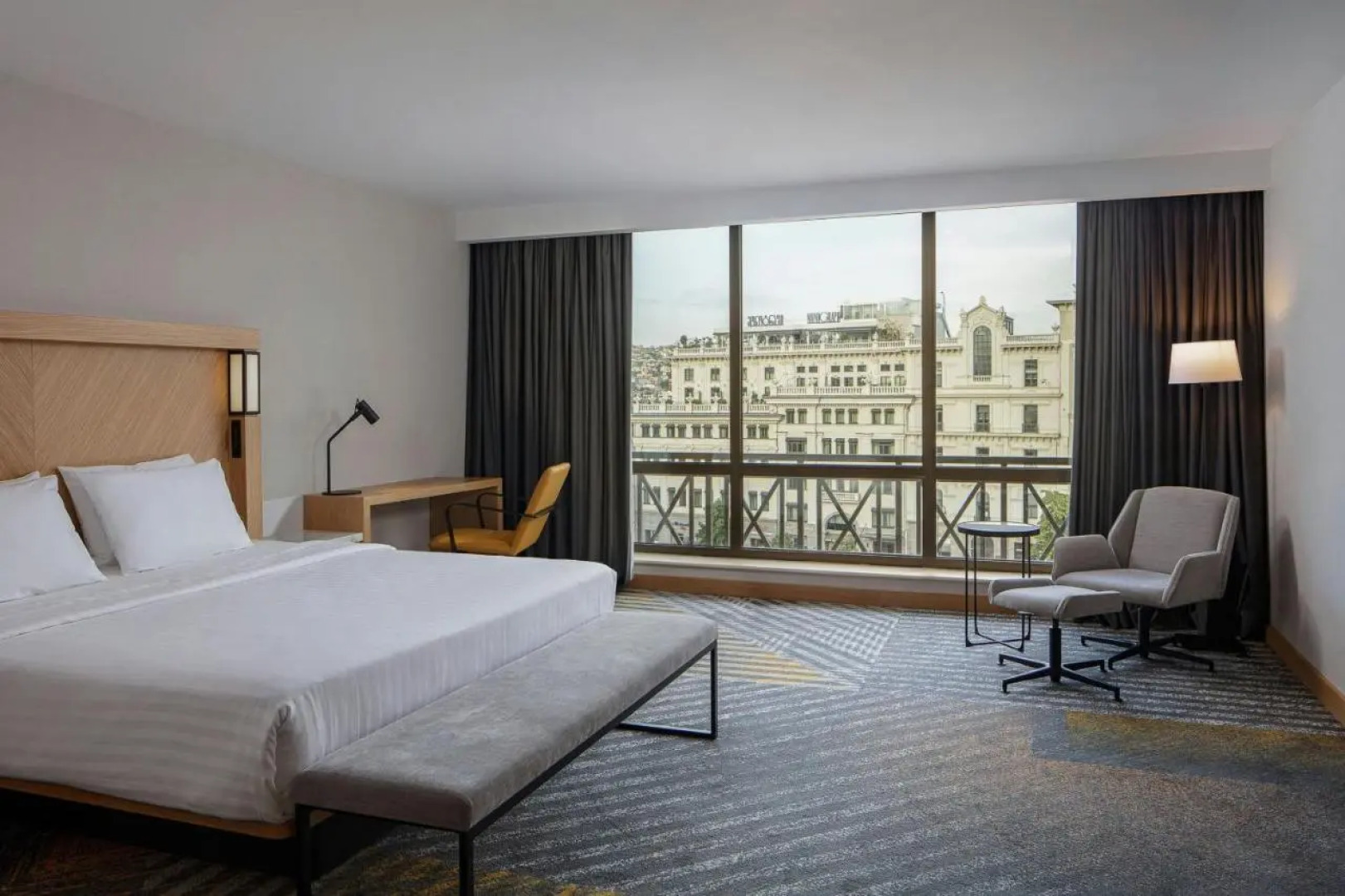 Отель Courtyard by Marriott Tbilisi