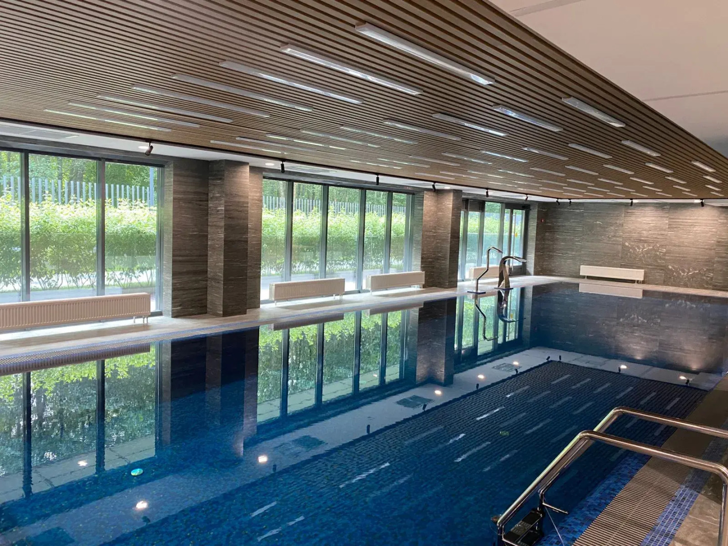 Апартаменты Hvoja в комплексе с бассейном на берегу Финского залива