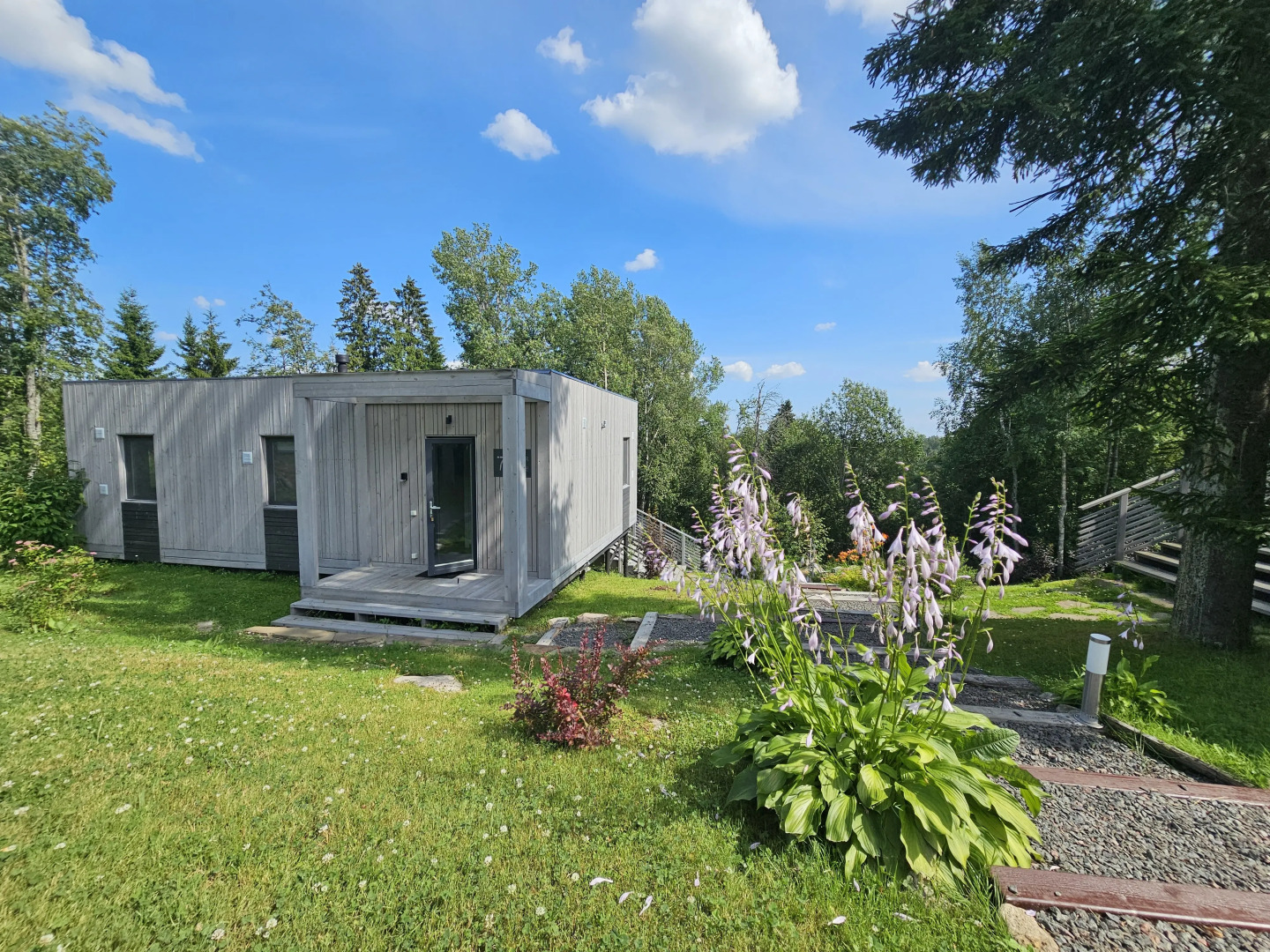 Коттедж Черничный Склон Silver House