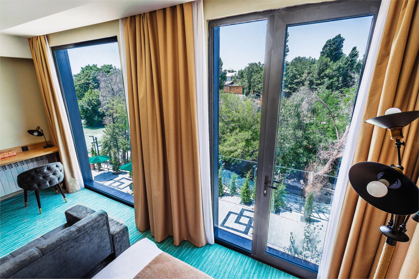 Отель River Inn