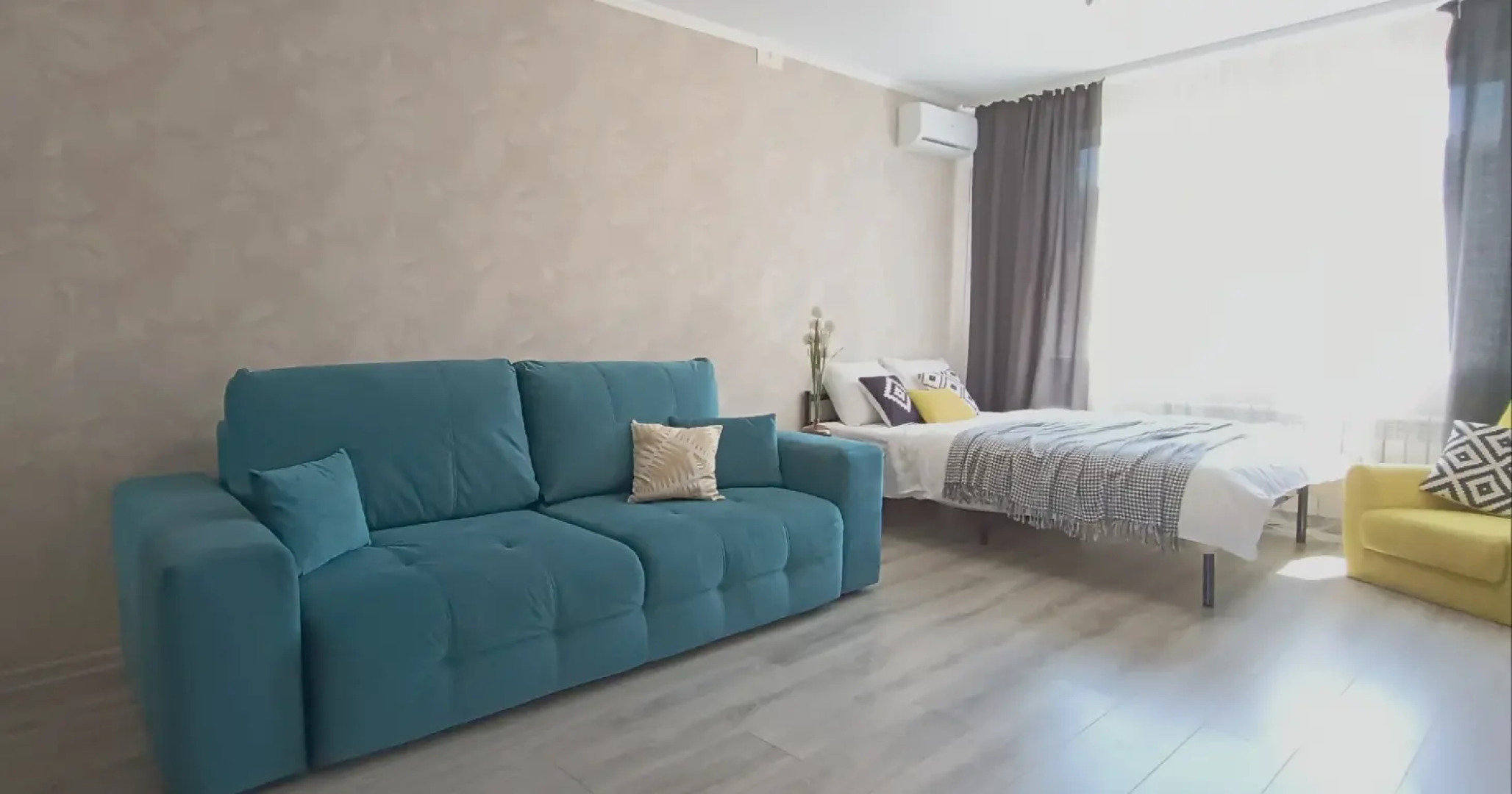 Апартаменты Aura сети DeNewHome в центре Левого берега