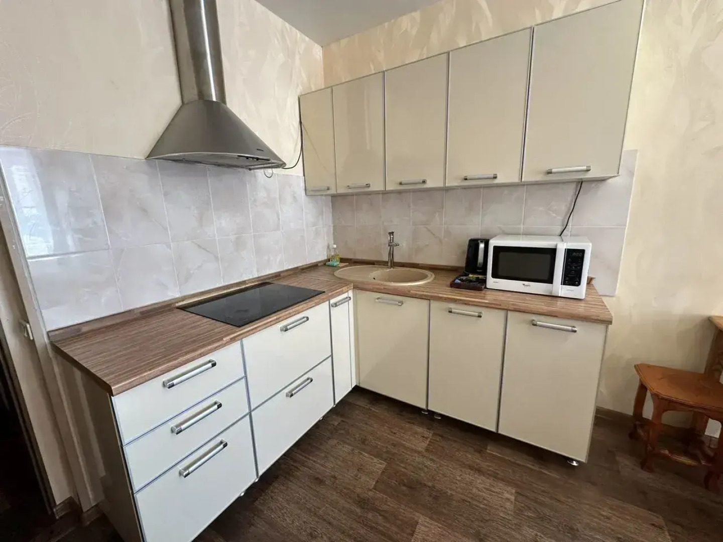 Апартаменты на Металлургов 106