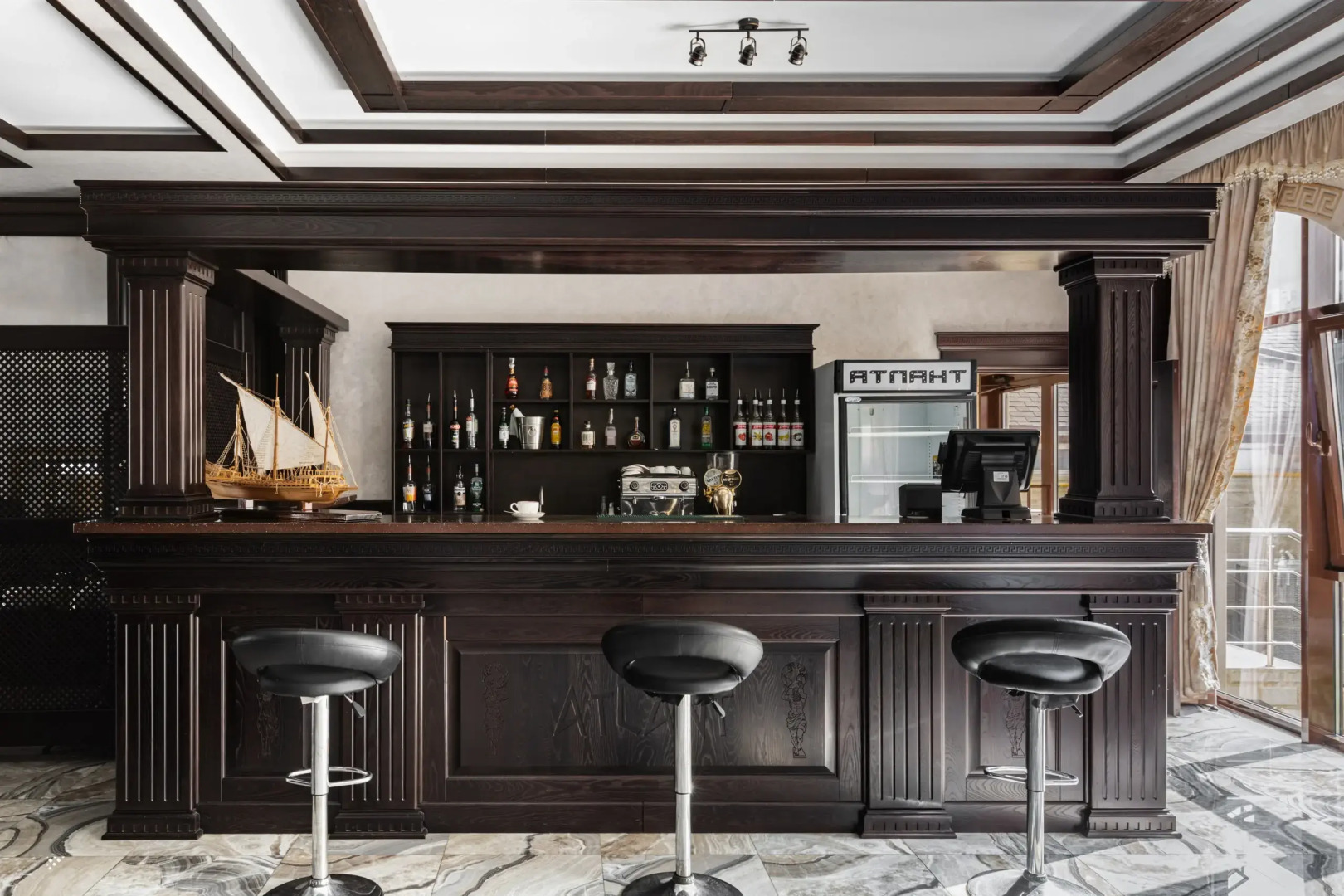 Отель Атлант