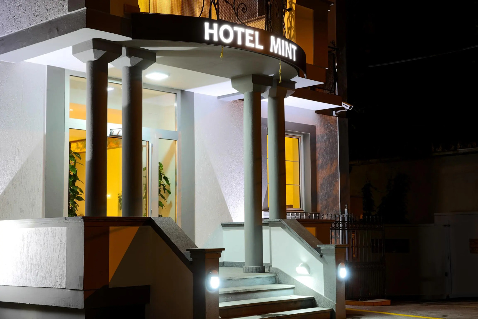 Отель Mint Garni