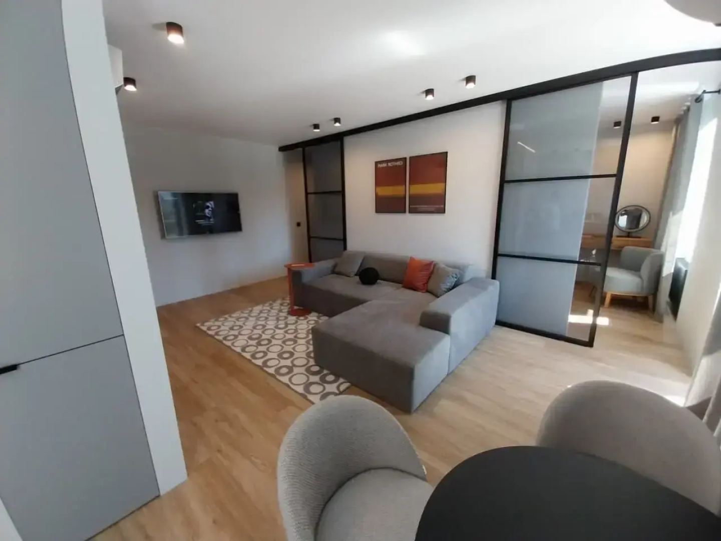 Квартира новая в центре RomanovApart