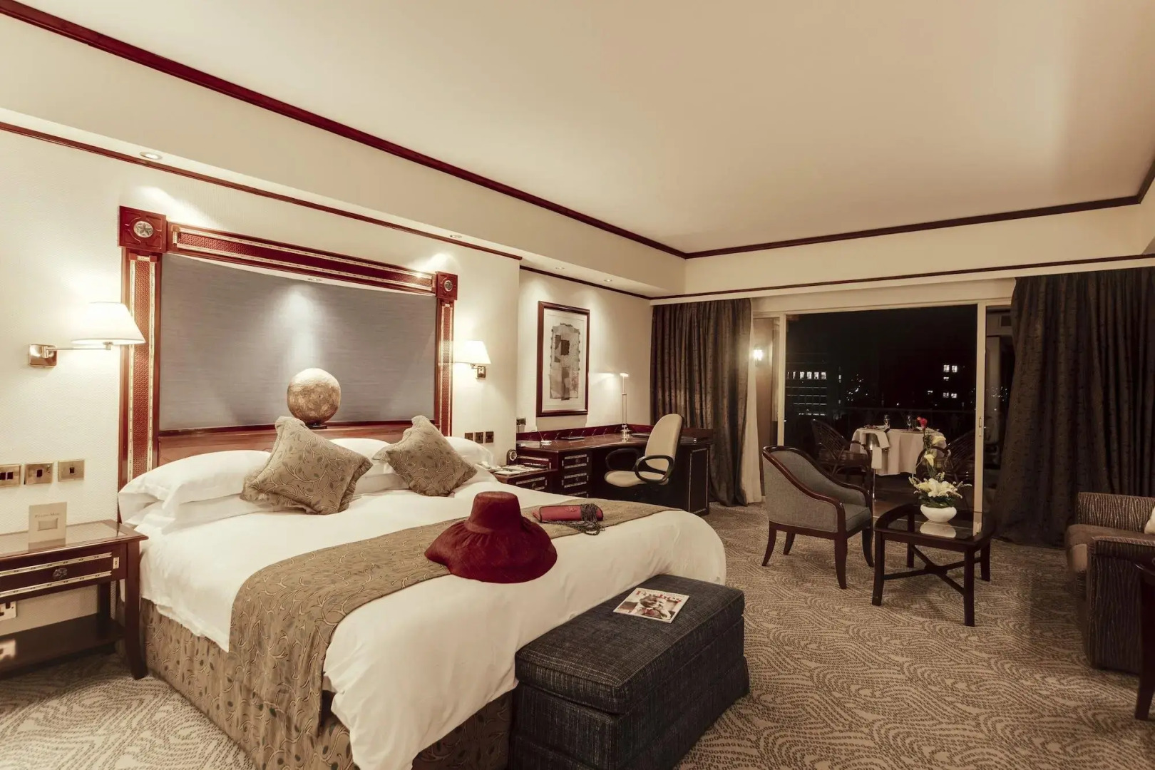 Отель Kampala Serena