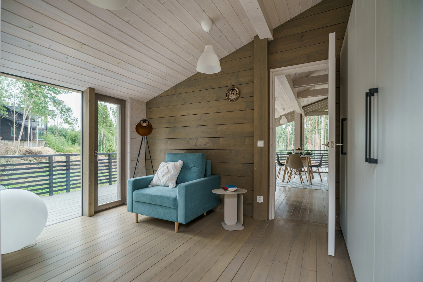 Частный дом пространства три тома у Финского залива