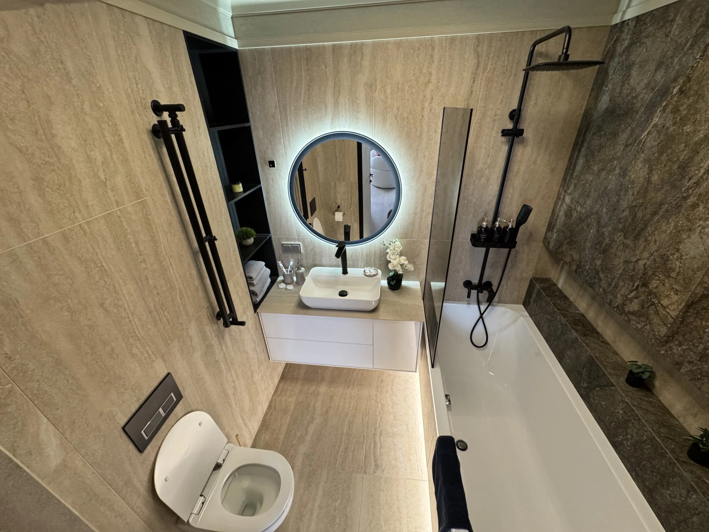 Квартира стильная 2х-к с изысканным ремонтом в ЖК Апарт