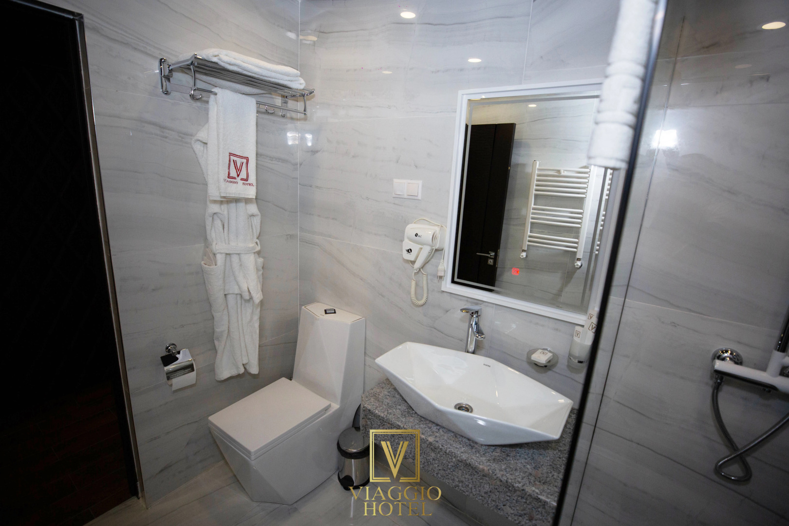 V hotel & tours