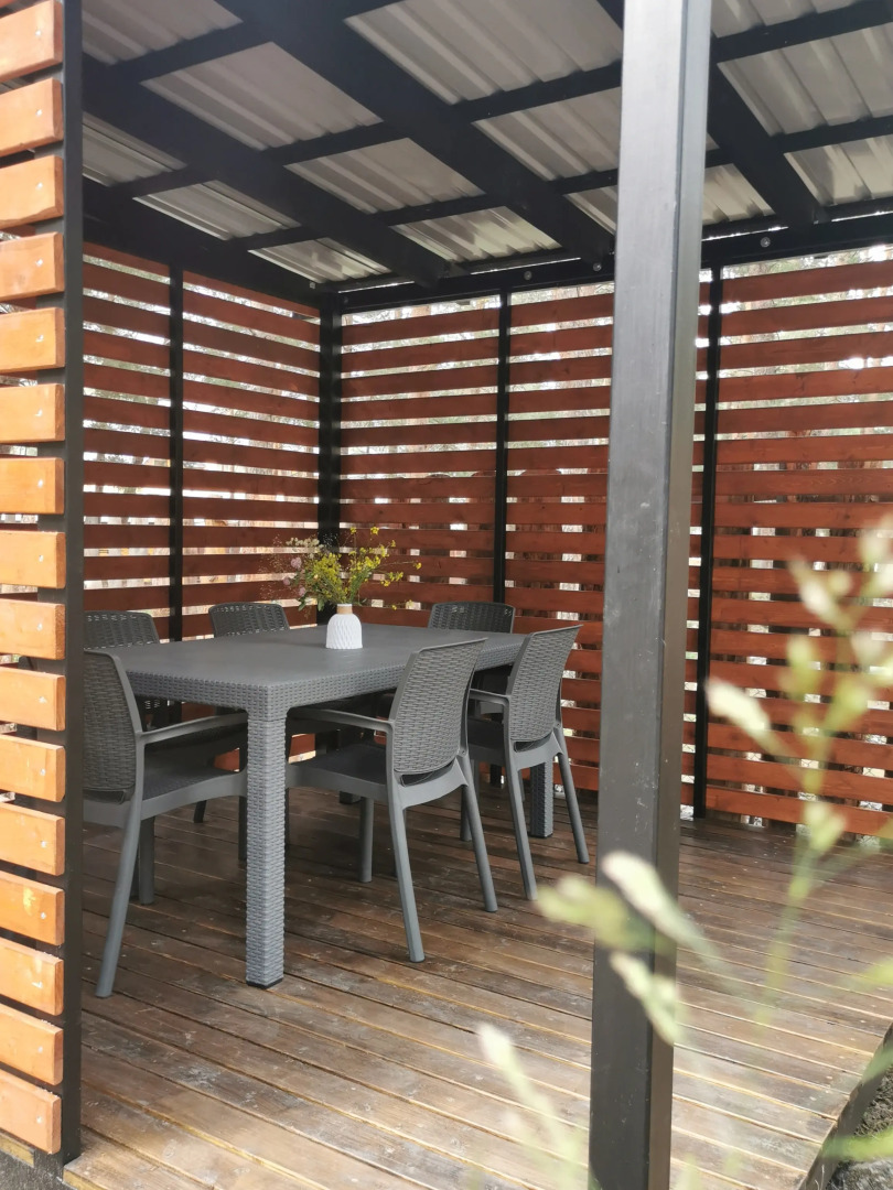 Шале Треугольный дом на огороженной территории