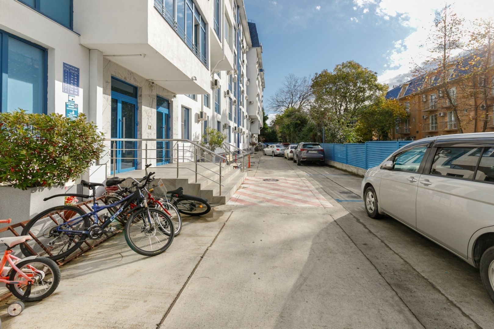 Апартаменты GeoApart Цветочная 30