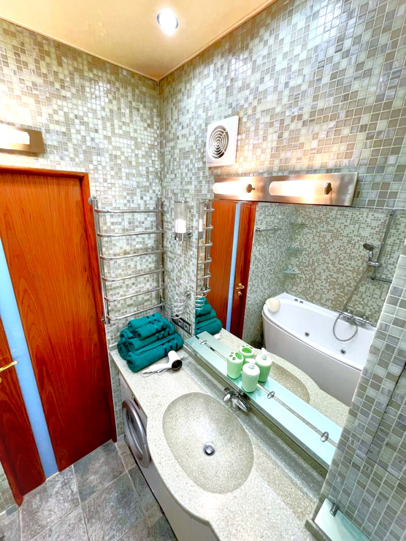 Квартира Уютная 2-х комнатная в 1 минуте от метро Академическая