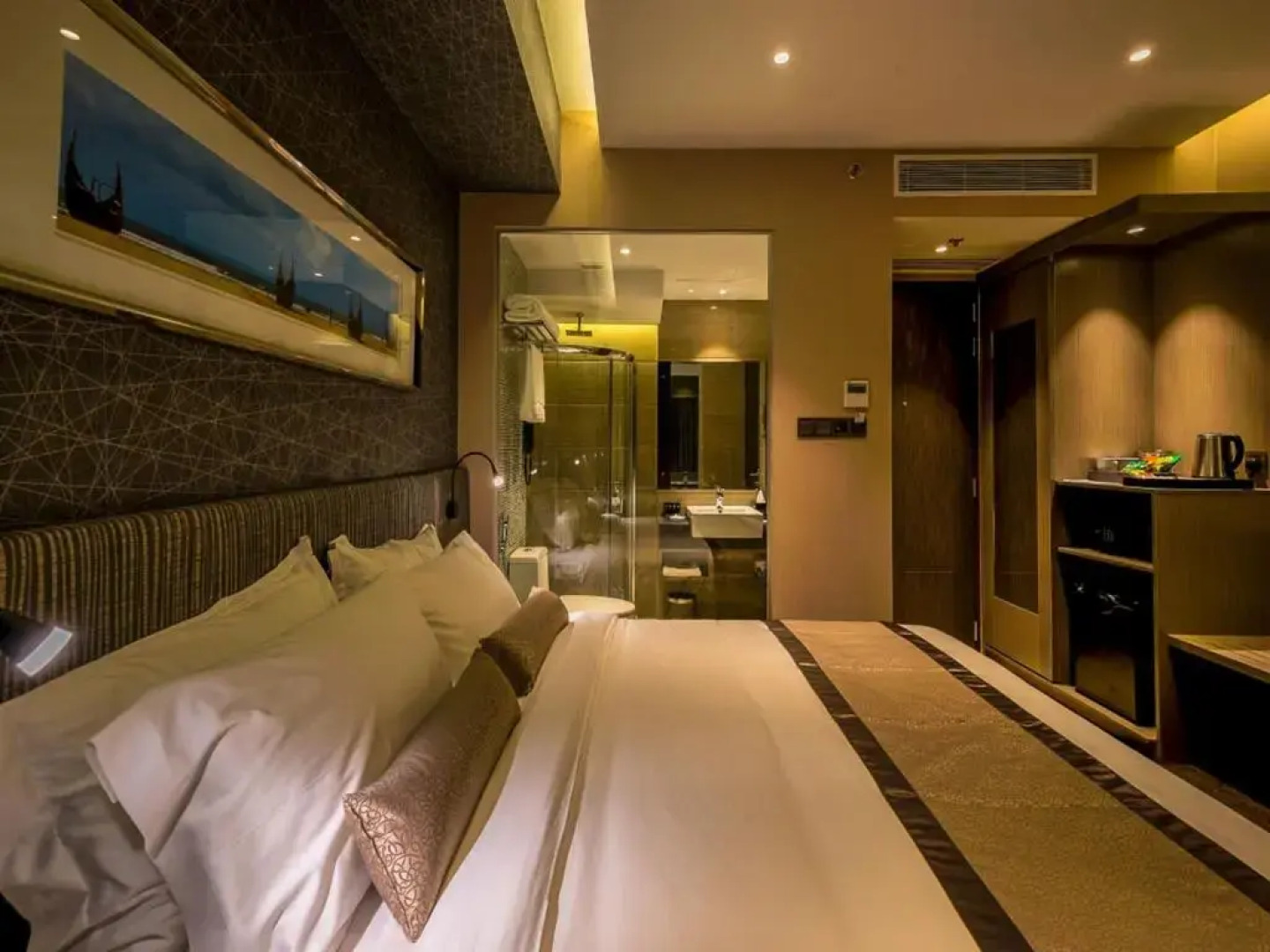 Отель Best Western Plus Maple Leaf