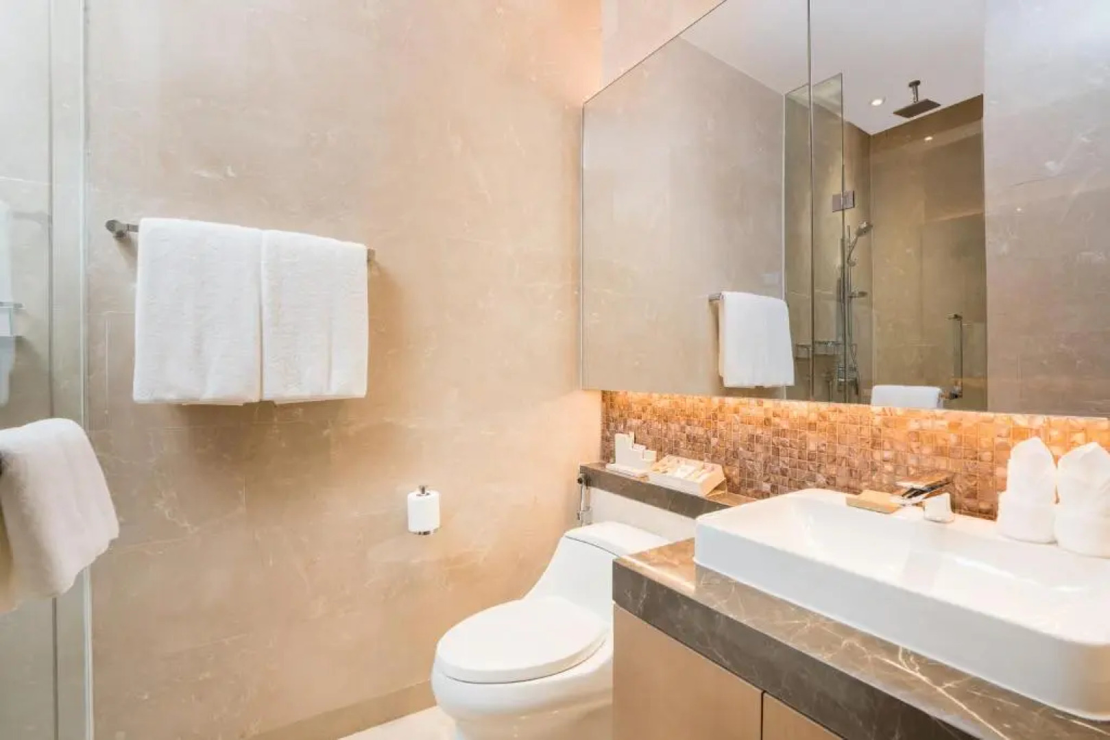 Отель Magnolias Ratchadamri Boulevard Serviced Residences