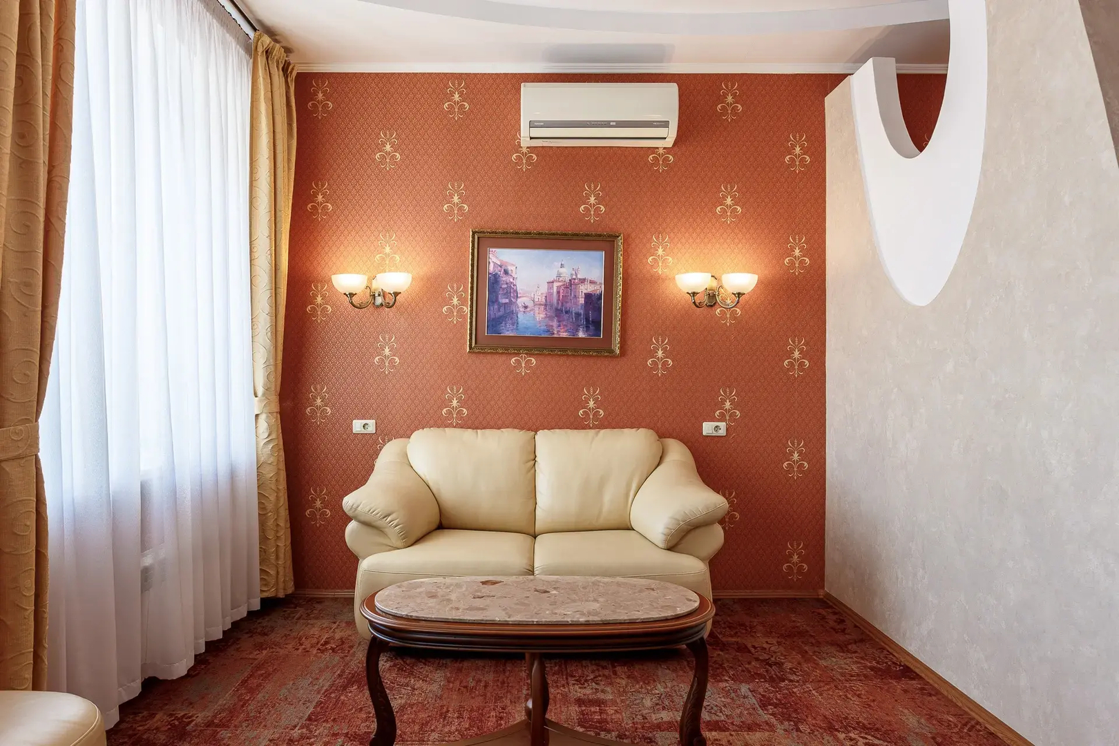 Отель Алмаз