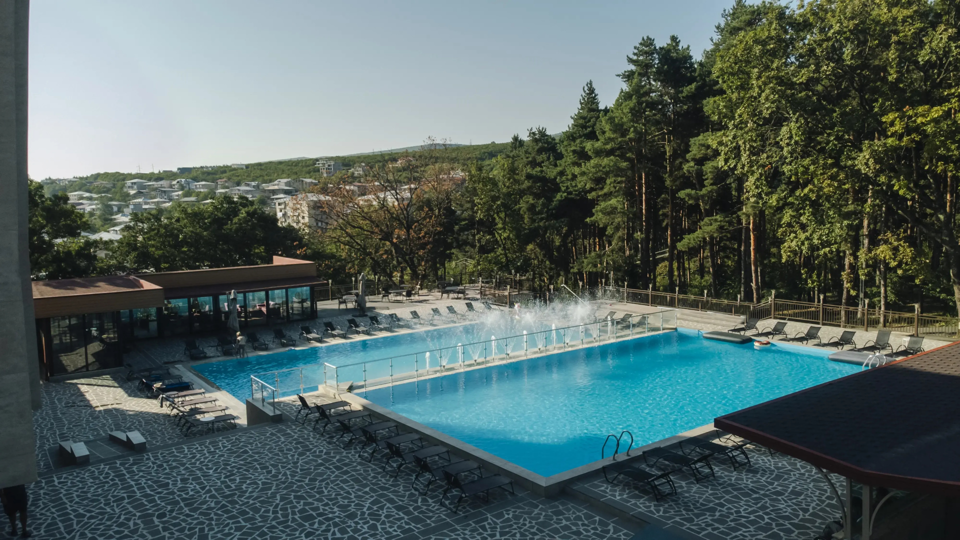 Курортный отель Zuzumbo Resort  Spa
