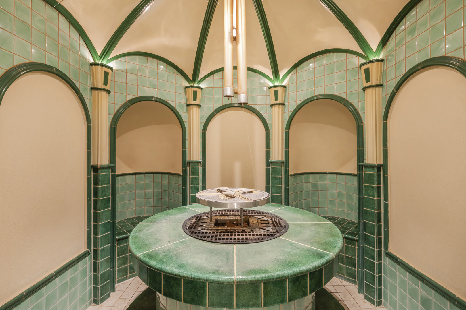 Отель Arthurs Spa Hotel By Mercure