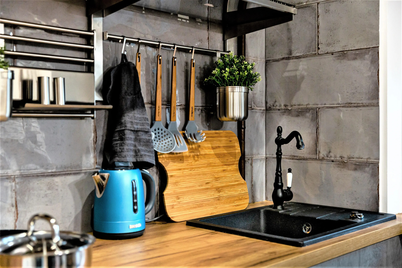 Апартаменты InterLoft 2 City Center Free Parking Wi-Fi 100/50 Smart TV