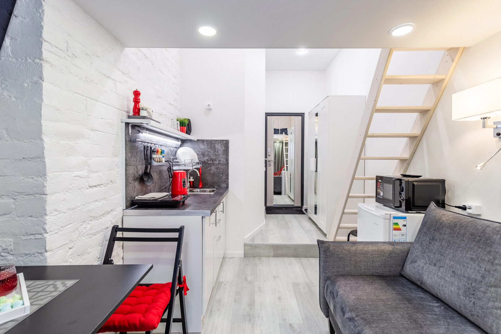 Апартаменты Quartet на Дегтярном 3