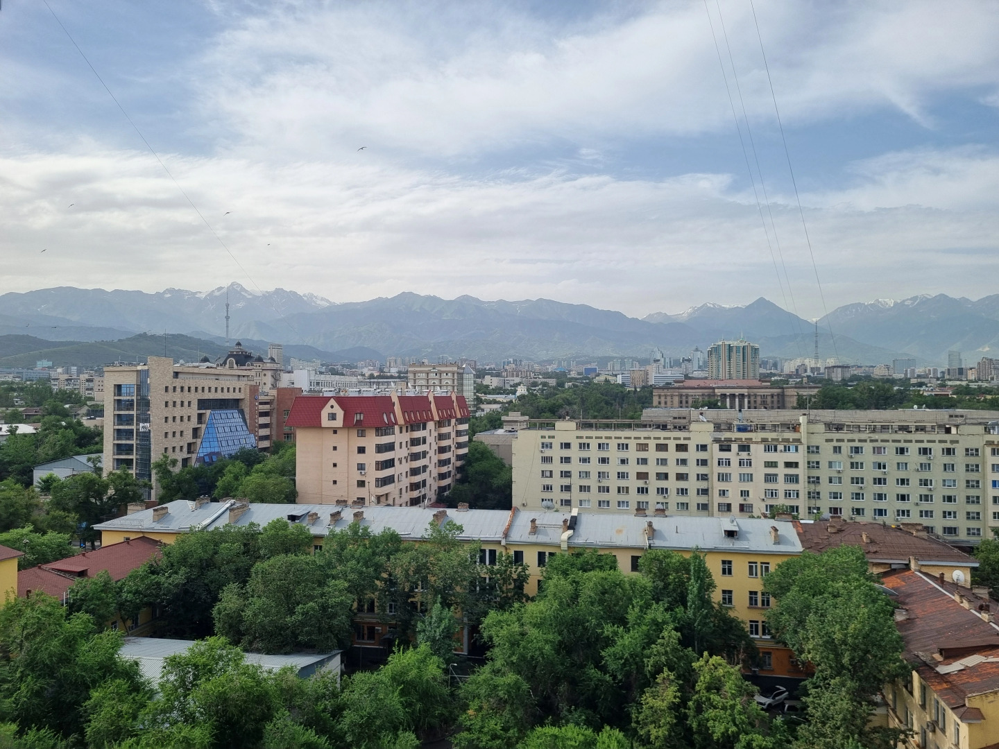 Апартаменты 13 Самый центр. Вид на город и горы. Идеально для командированного и туриста.