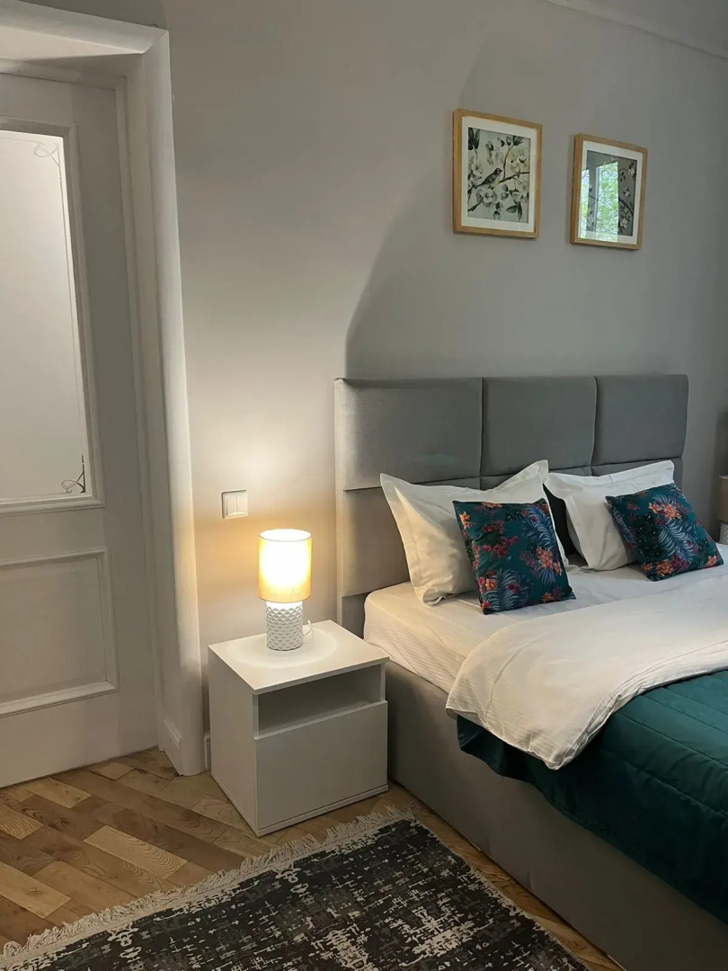 Квартира M.O.O.N APARTMENTS  Толе би Тулебаева кв 8 Центр